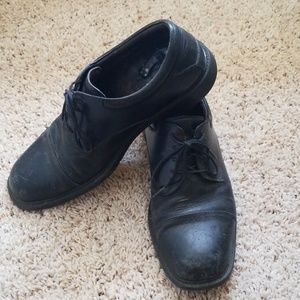 Black dress shoes